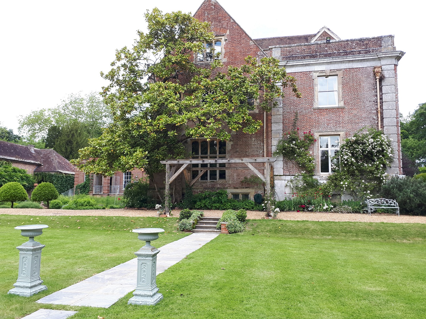 Deans Court pergola