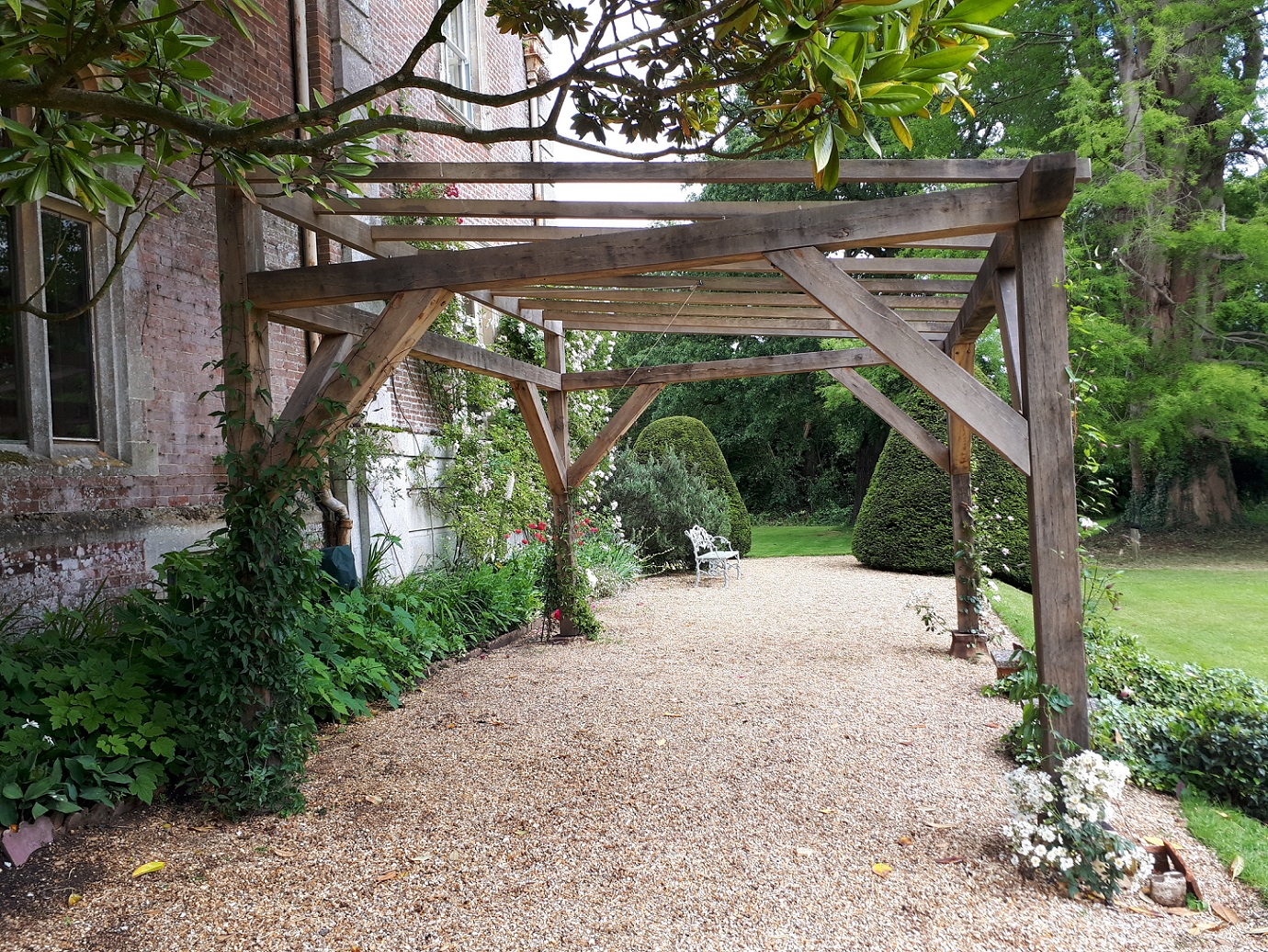 Deans Court pergola