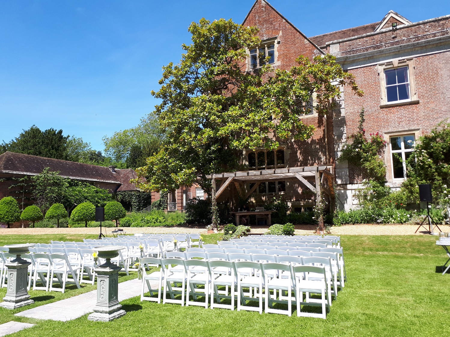 Deans Court outdoor ceremony area