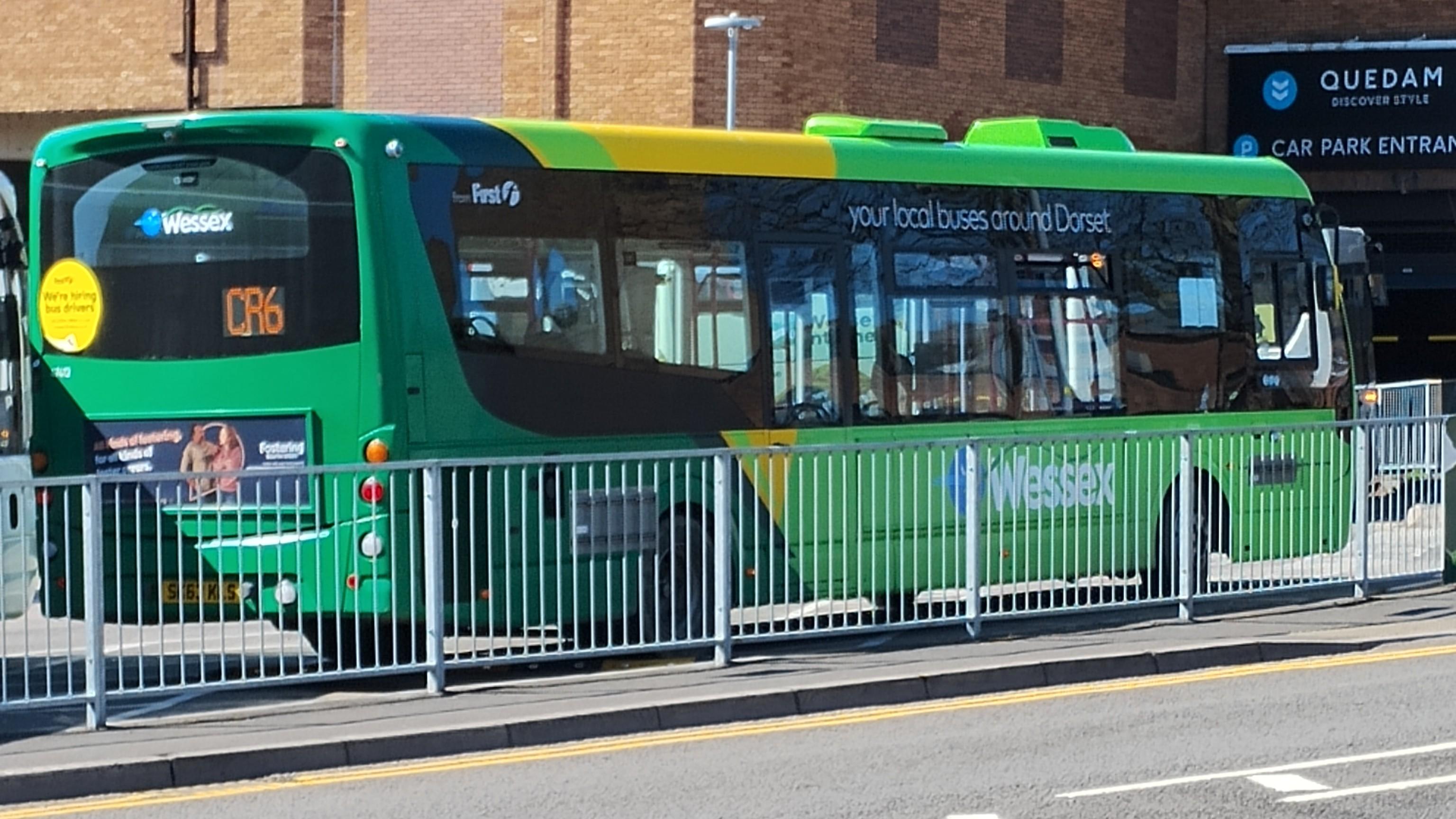 CR6 bus in Yeovil