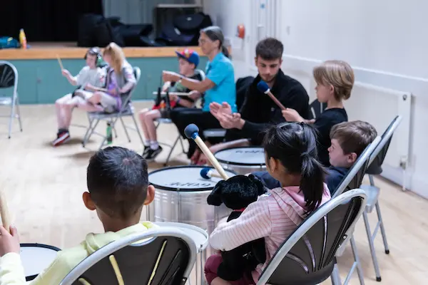 picture of a group taking part in the samba class